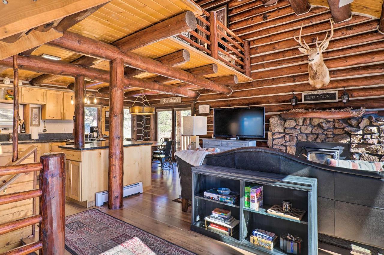 Classic Colorado Log Home With Mountain Views! Florissant ภายนอก รูปภาพ